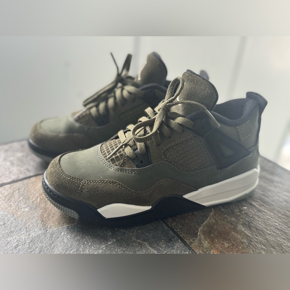 Air Jordan 4 Retro SE Craft 'Medium Olive Kids Sneakers
